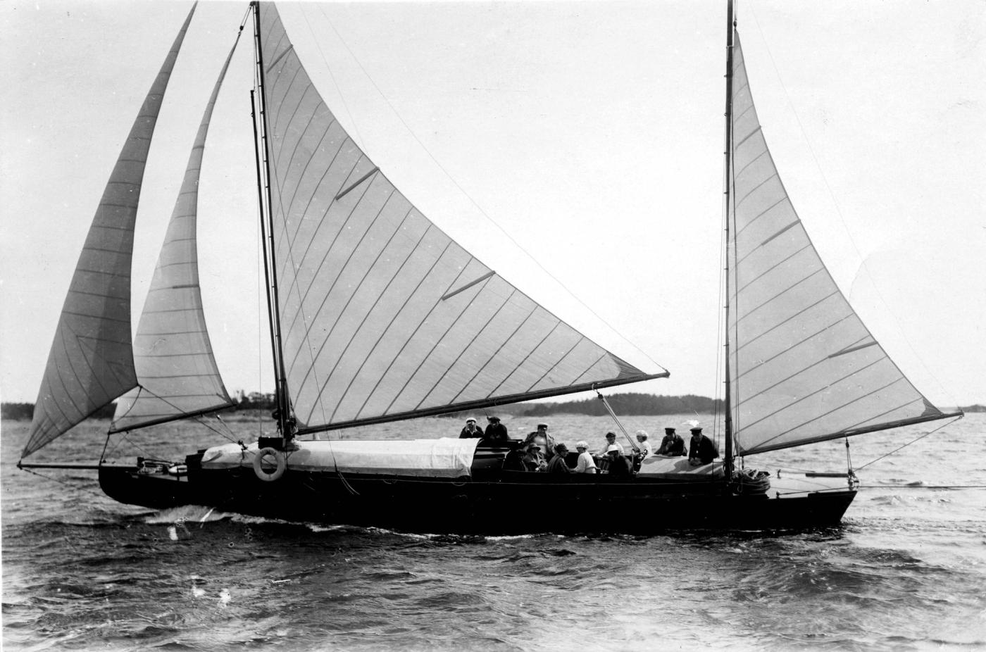 Turné - Hundra år med båtglädje