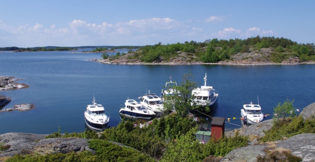 Motorbåtar