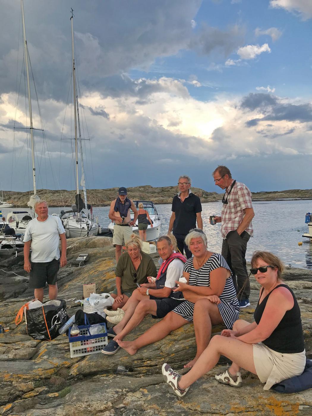 Slubbersholmen, grill med hotfulla moln